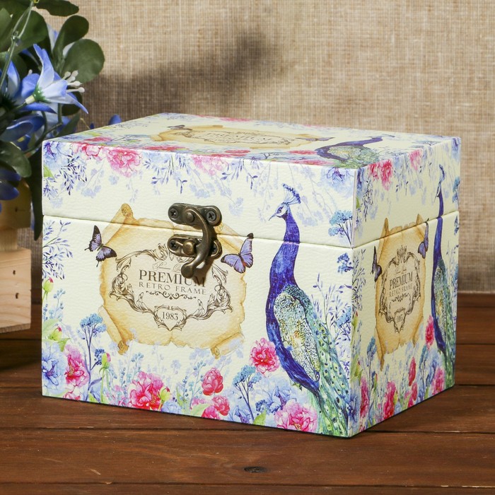 Шкатулка дерево "Павлин в цветущем саду" 12х16х12 см