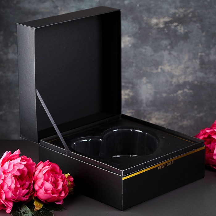 Коробка подарочная, 28 х 28 х 15 см