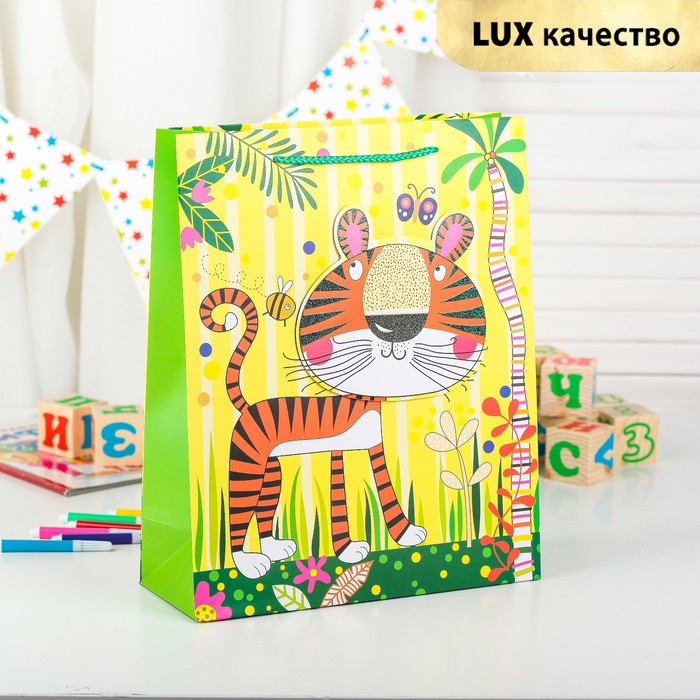 Пакет подарочный "Тигр", люкс, 26 х 10 х 32 см