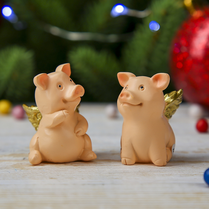 Сувенир полистоун "Поросёнок-ангелок с золотыми крыльями" МИКС 4,4х3,5х3 см