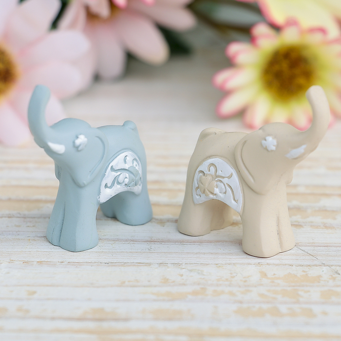 Сувенир полистоун "Миниатюрный слоник с клевером" МИКС 3,8х3,7х1,2 см