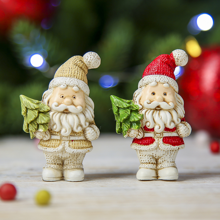 Сувенир полистоун "Миниатюрный Дедушка мороз с ёлочкой" МИКС 6х3,5х2 см