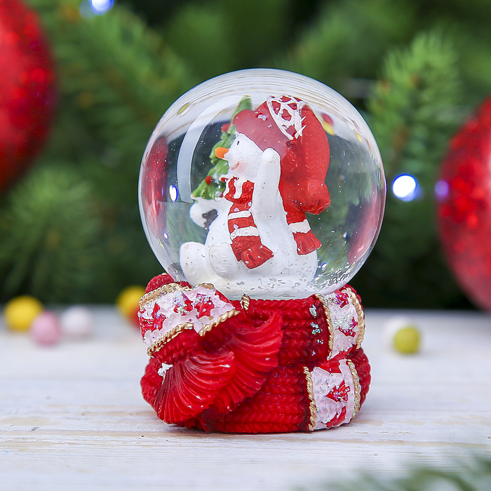 Сувенир полистоун водяной шар "Снеговичок с ёлочкой" 6,5х5х4,5 см
