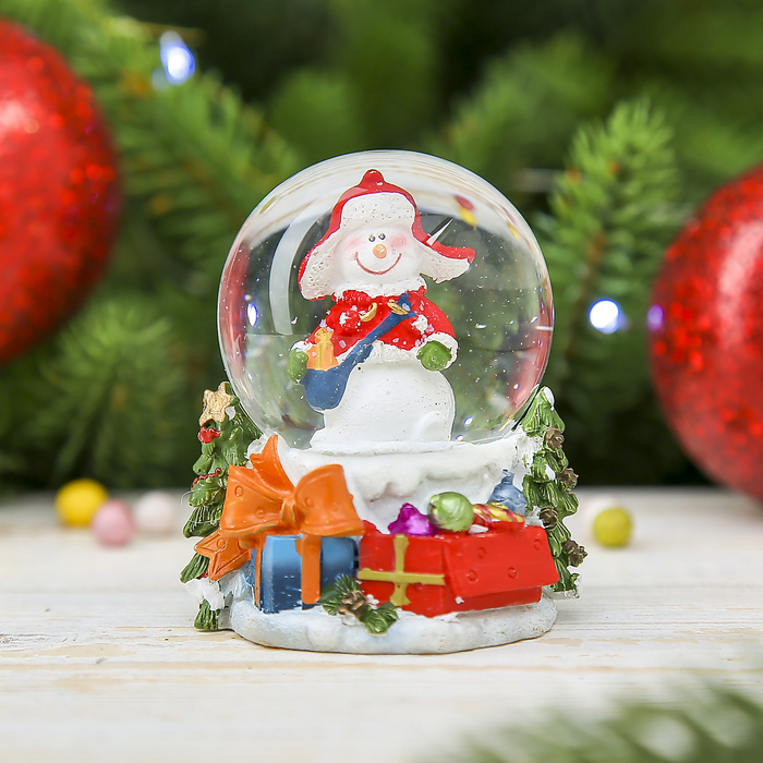 Сувенир полистоун водяной шар "Снеговичок в шапке ушанке" 6,5х5,5х5 см