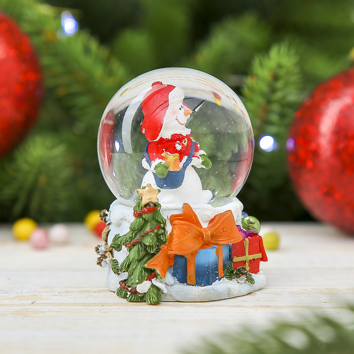 Сувенир полистоун водяной шар "Снеговичок в шапке ушанке" 6,5х5,5х5 см