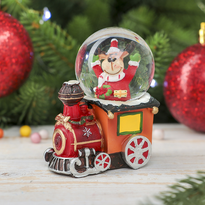 Сувенир полистоун водяной шар "Лосик в паровозике" 7,8х6,5х4,5 см