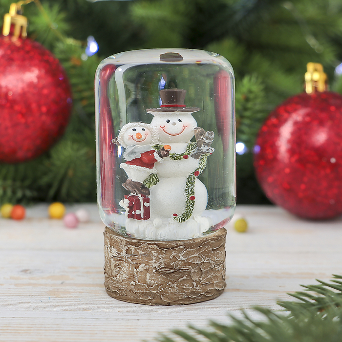 Сувенир полистоун водяной шар "Снеговички" 9х5х5 см