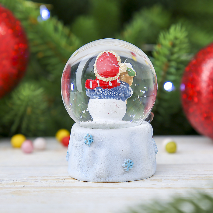 Сувенир полистоун водяной шар "Снеговик со скворечником" 6,5х5х4,5 см