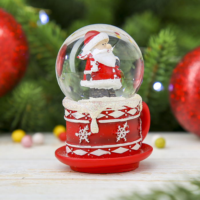 Сувенир полистоун водяной шар "Дед Мороз и кружка" 7,5х5,5х5 см