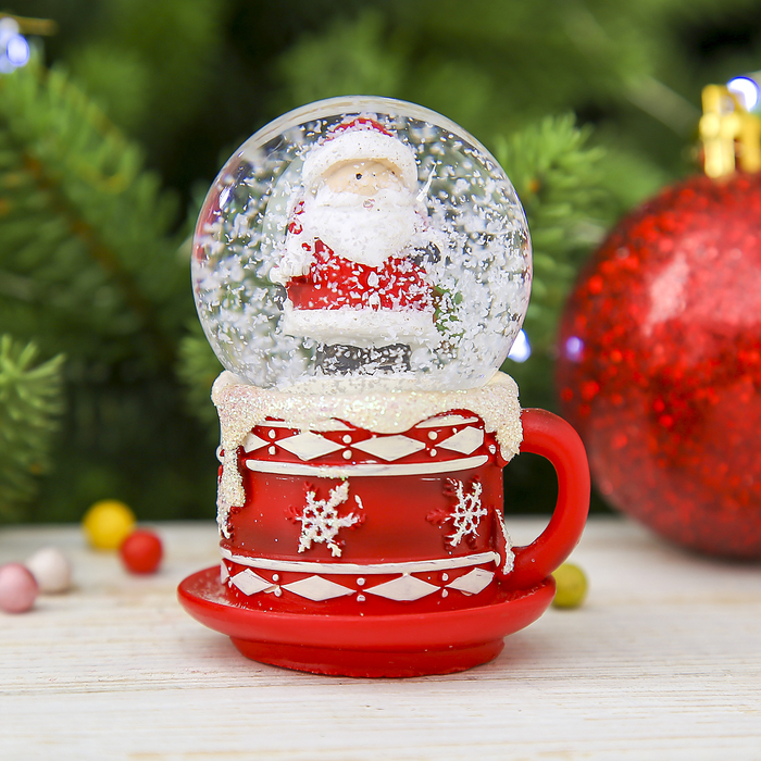 Сувенир полистоун водяной шар "Дед Мороз и кружка" 7,5х5,5х5 см