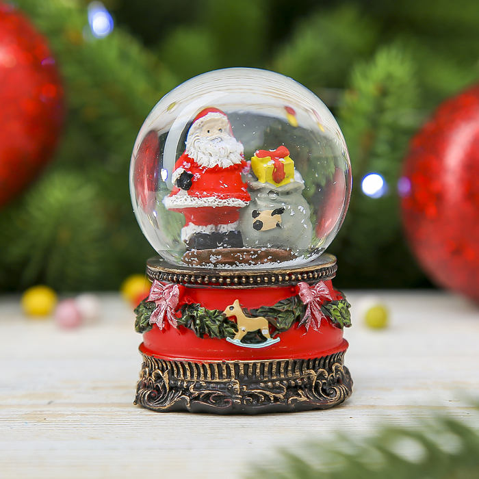 Сувенир полистоун водяной шар "Дедушка мороз и мешок подарков" 7х4,5х4,5 см