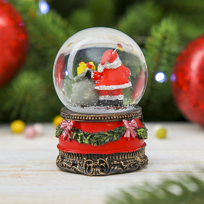 Сувенир полистоун водяной шар "Дедушка мороз и мешок подарков" 7х4,5х4,5 см