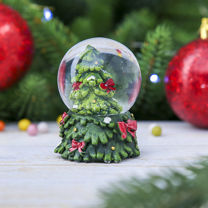 Сувенир полистоун водяной шар "Ёлочка нарядная" 6,5х4,5х4,5 см