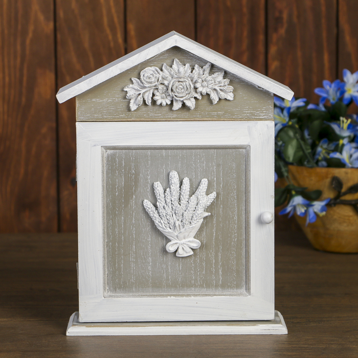 Ключница дерево 6 крючков "Лаванда" серая 27х22,2х5,8 см