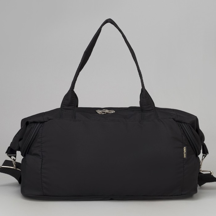 Сумка спортивная, отдел на молнии, наружный карман, длинный ремень, цвет чёрный