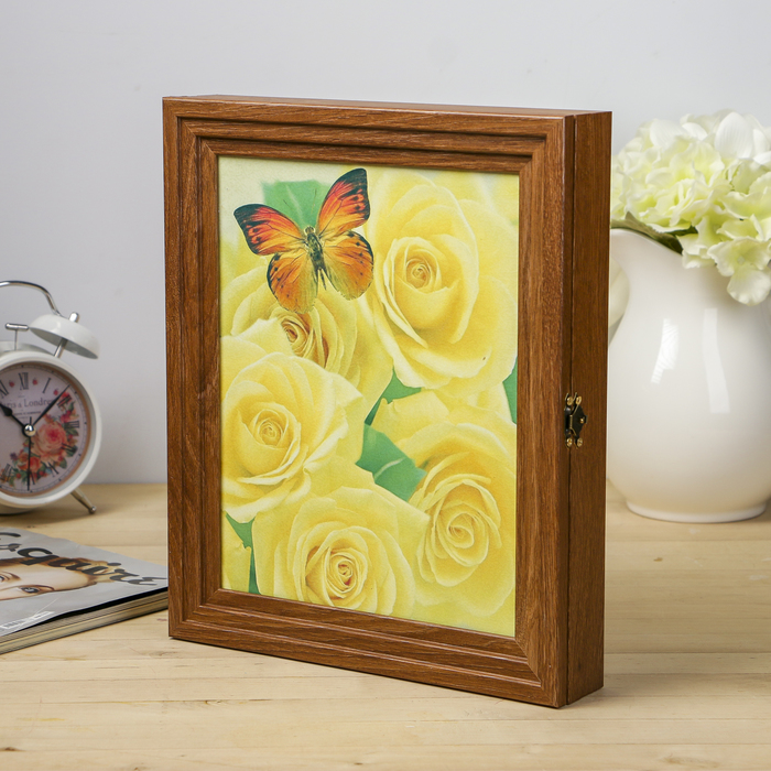 Ключница Пирамида "Бабочка на желтых розах" Шоколад 30х25х5 см