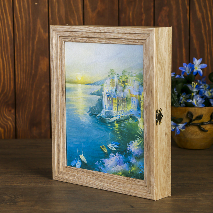 Ключница Пирамида "Город на озере" Янтарь 30х25х5 см