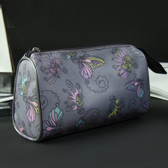 Косметичка простая "Бабочки", отдел на молнии, цвет серый