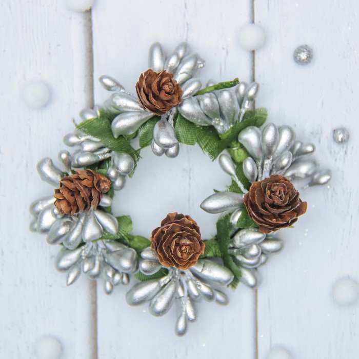 Декор для творчества "Венок с шишечками" серебро 7,5х7,5 см