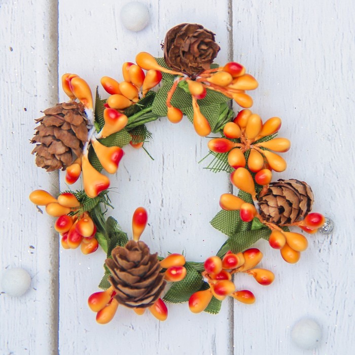 Декор для творчества "Венок с шишечками" 7,5х7,5 см