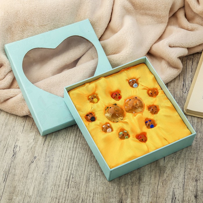 Сувенир стекло "Хрюша с поросятами"набор 12шт МИКС 1,8х1,8х1,8 3,3х3х3,2 см 4х14,5х14,5см