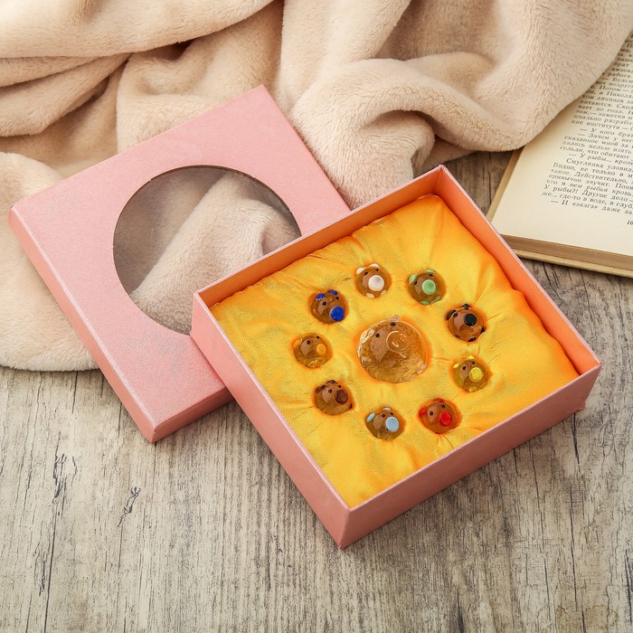 Сувенир стекло "Хрюша с поросятами" набор 10 шт МИКС 1,8х1,8х1,8 3,3х3х3,2 см 4х12х12 см