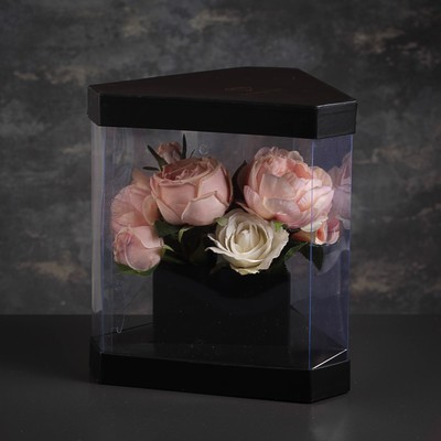 Коробка подарочная для цветов "Брилиант", черная, с акрилом, 22,5х22,5х27 см
