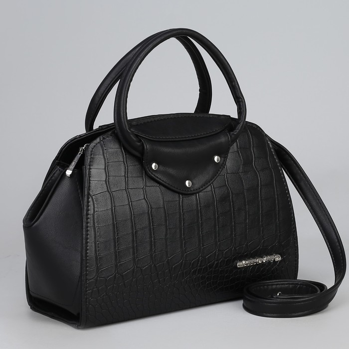 Сумка женская, отдел на молнии, наружный карман, длинный ремень, цвет чёрный