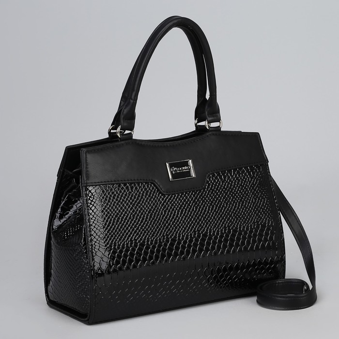 Сумка женская, отдел на молнии, наружный карман, длинный ремень, цвет чёрный