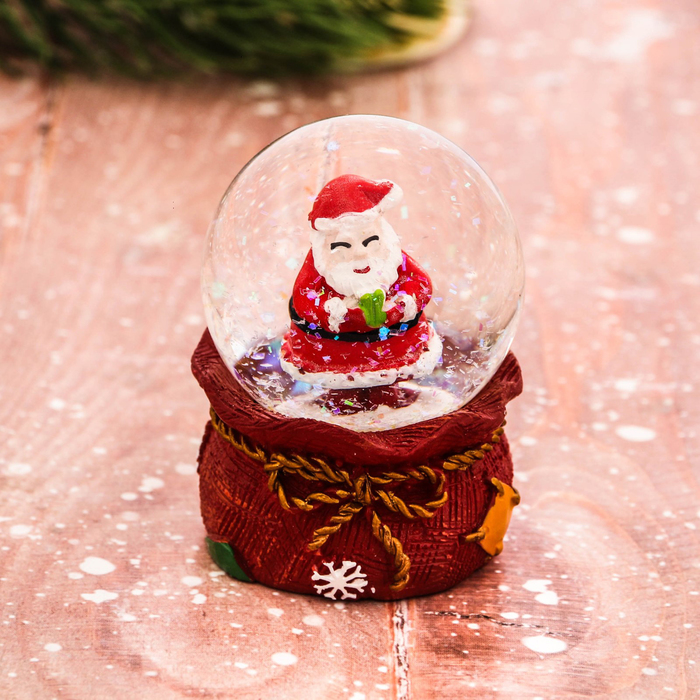 Сувенир снежный шар "Дед Мороз", 5 х 6,5 см
