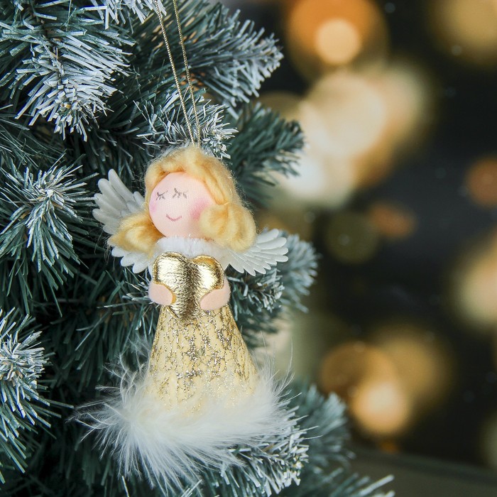 Мягкая девочка пушистая золотая 8 см сердечко