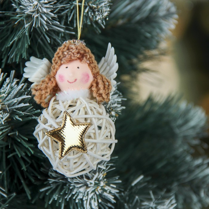 Мягкая девочка на шарике 7 см звезда