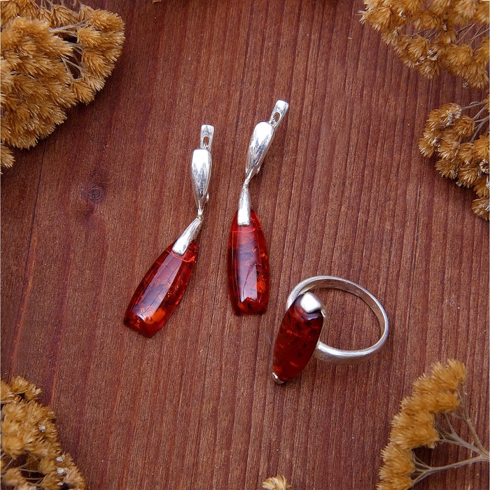 Гарнитур посеребрение 2 предмета серьги, кольцо Янтарь, цвет коричневый, 17,5 размер