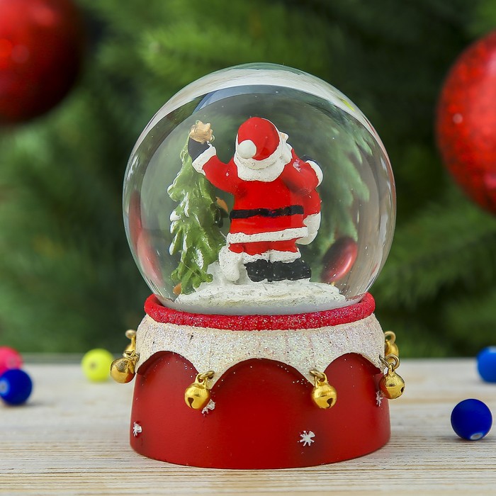 Сувенир полистоун водяной шар "Дед мороз, олень и ёлочка" 9х7,5х7,5 см