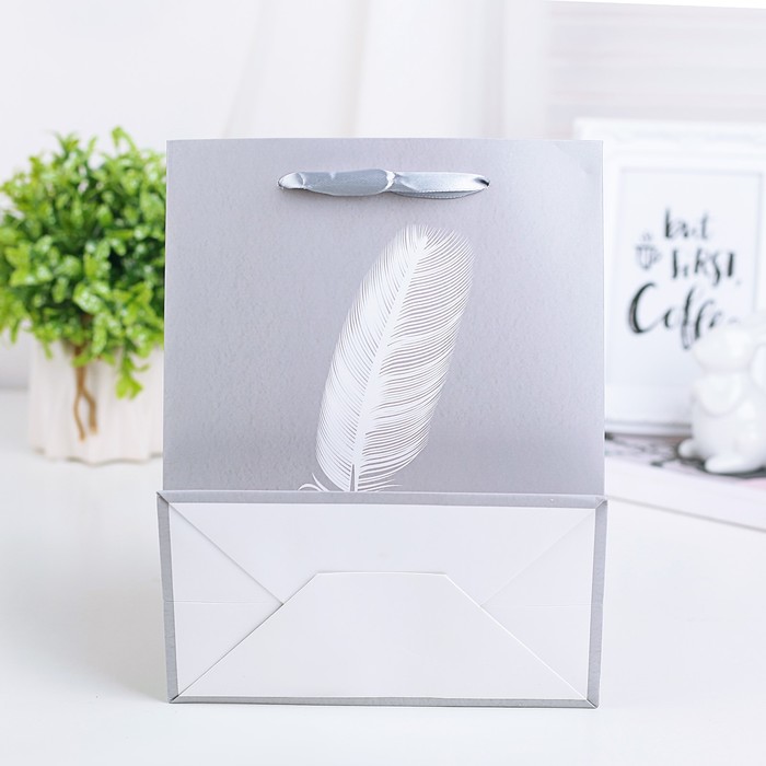 Пакет подарочный люкс, 18 х 10 х 23 см