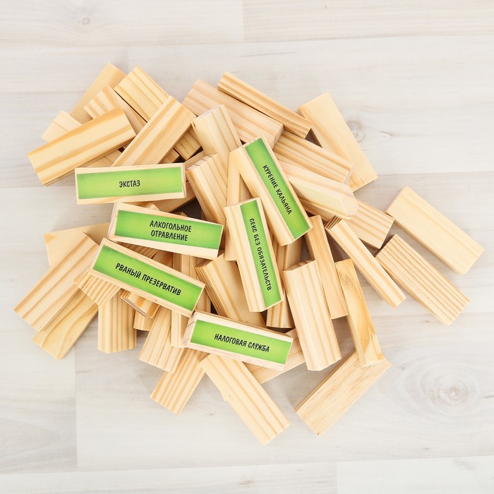 Игра "Падающая башня: Крокодил"