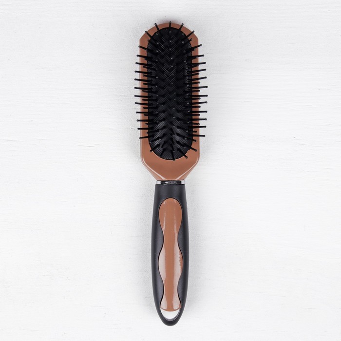 Расчёска массажная «Лоран», прямоугольная, прорезиненная ручка, цвет чёрный/коричневый