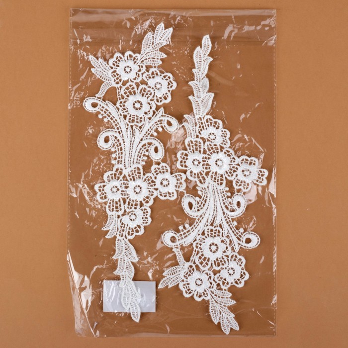 Аппликации пришивные "Лейсы", 30*9см, цвет белый