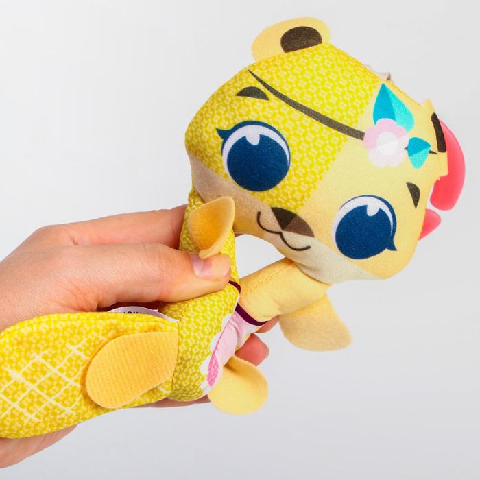 Игрушка подвеска «Принцесса Бобрик» Tiny Love