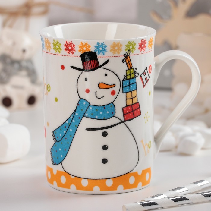 Кружка "Снеговик несет подарки" 300 мл