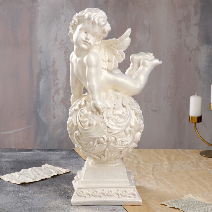 Статуэтка &quot;Ангел на резном шаре&quot; большой перламутр