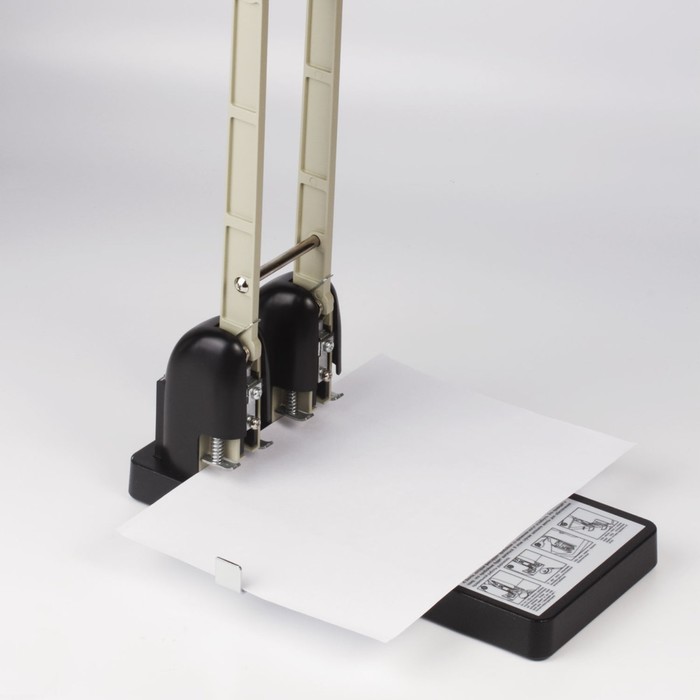 Дырокол 150л BRAUBERG "Kraft", мощный, металлический, черный 226870