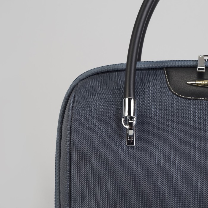 Бьюти-кейс, отдел на молнии, крепление для чемодана, цвет серый