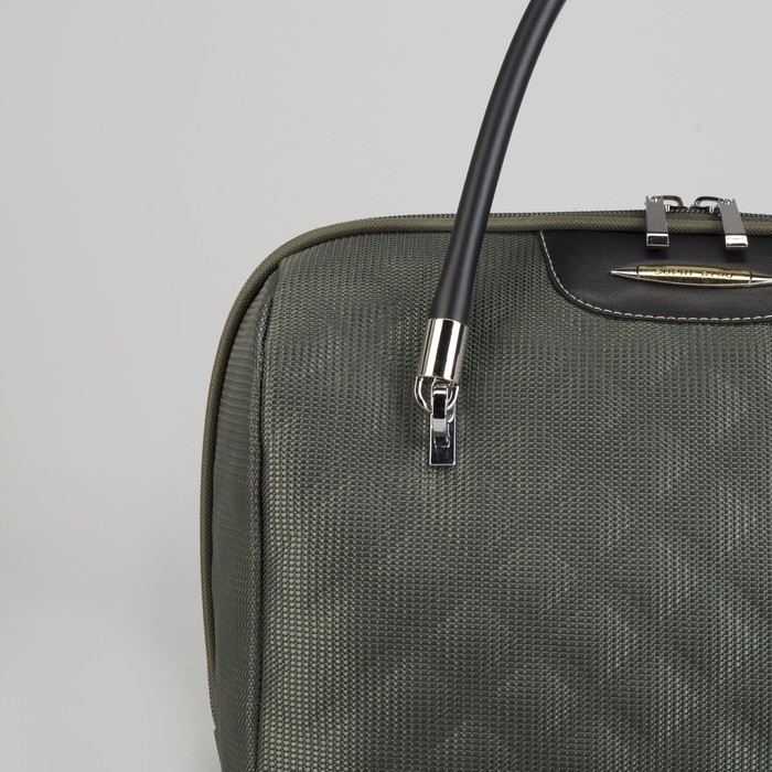 Бьюти-кейс, отдел на молнии, крепление для чемодана, цвет хаки