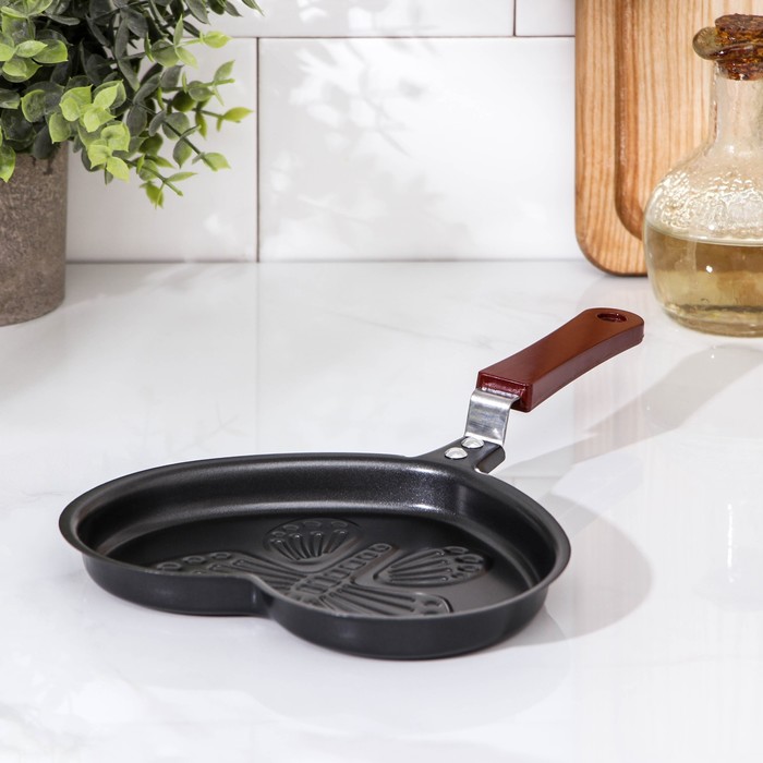 Сковорода 17 см "Сердце с бабочкой", антипригарное покрытие