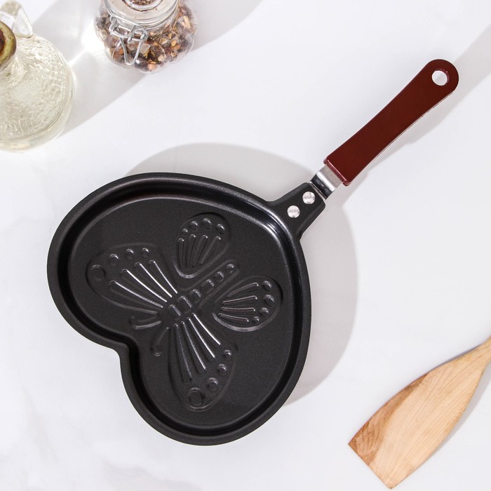 Сковорода 17 см "Сердце с бабочкой", антипригарное покрытие