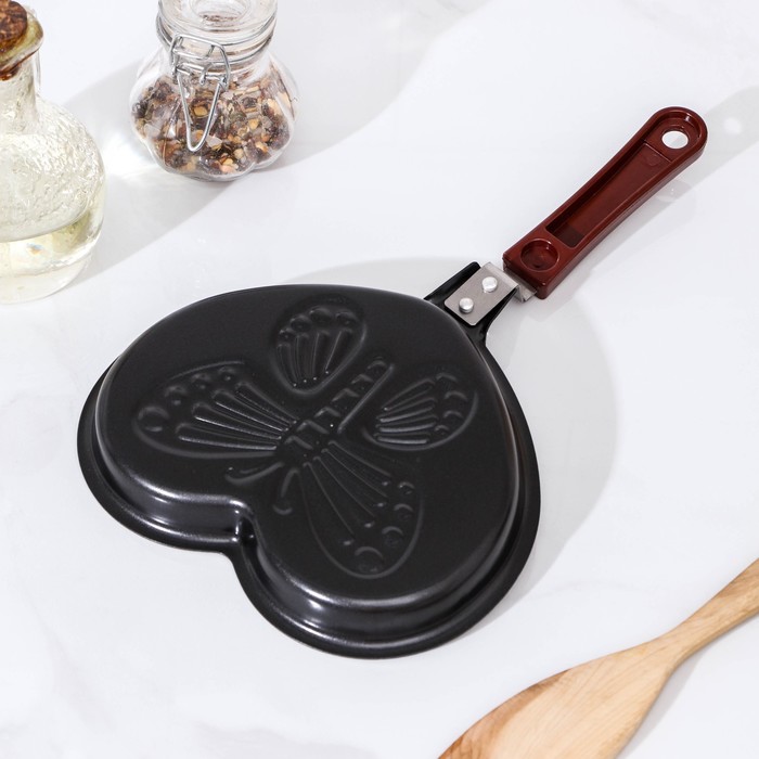 Сковорода 17 см "Сердце с бабочкой", антипригарное покрытие