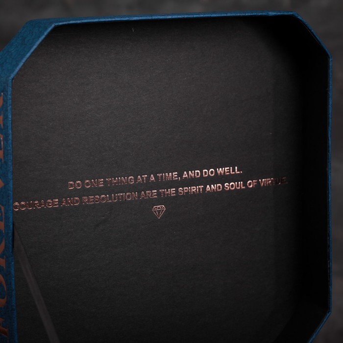 Коробка подарочная, 22 х 22 х 16,5 см