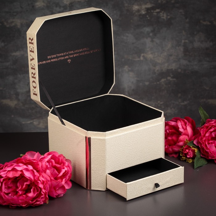 Коробка подарочная, 22 х 22 х 16,5 см