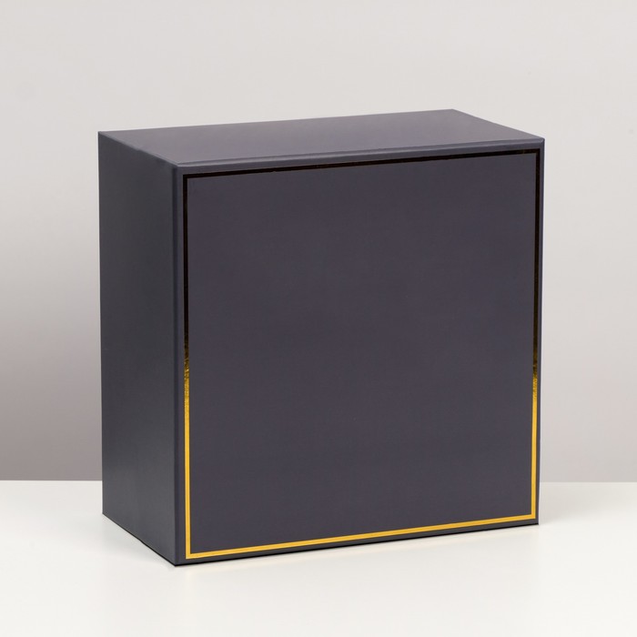 Коробка подарочная, 28 х 28 х 15 см